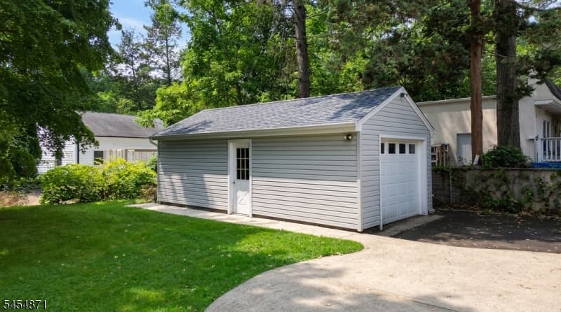 45 Brook St, Springfield Twp. photo 4