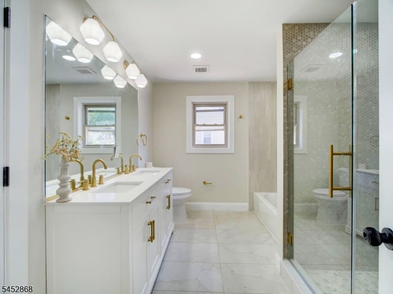 156 W Lincoln Ave, Roselle Park Boro photo 13