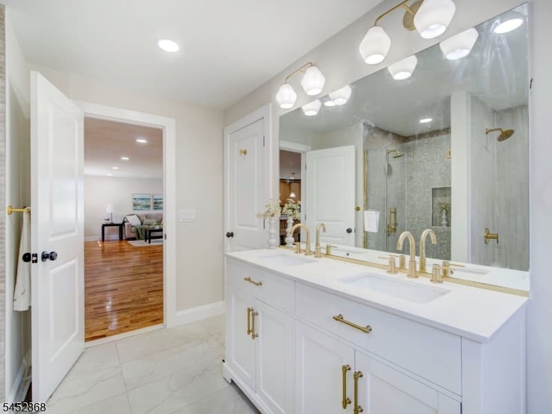 156 W Lincoln Ave, Roselle Park Boro photo 14