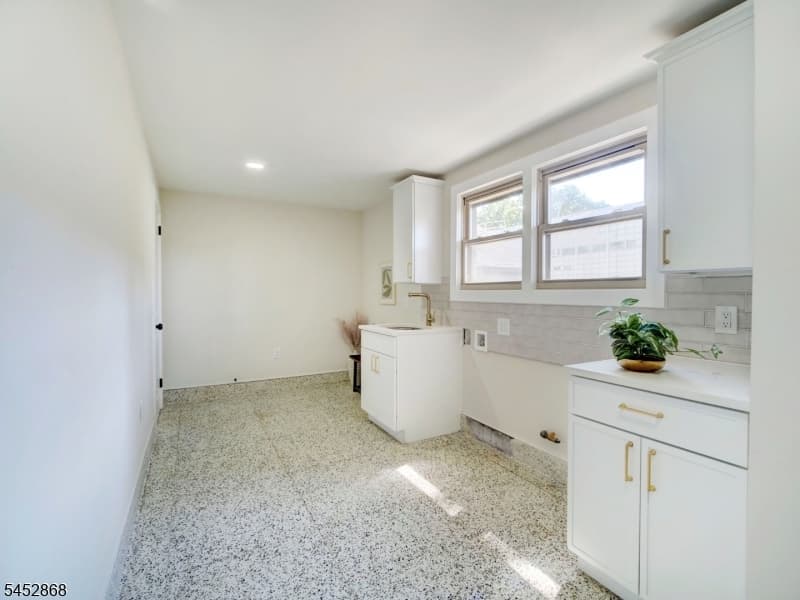 156 W Lincoln Ave, Roselle Park Boro photo 17