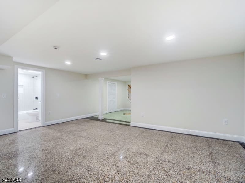 156 W Lincoln Ave, Roselle Park Boro photo 28