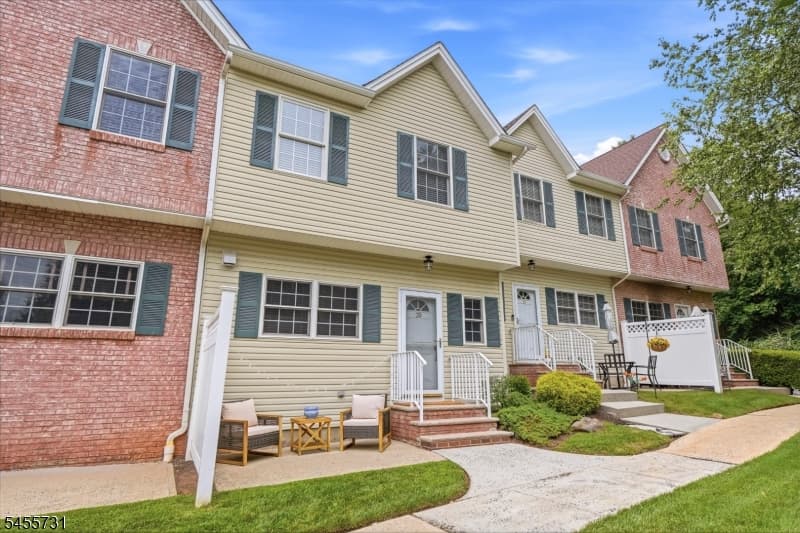 29 Riga Ct, Scotch Plains Twp. photo 4