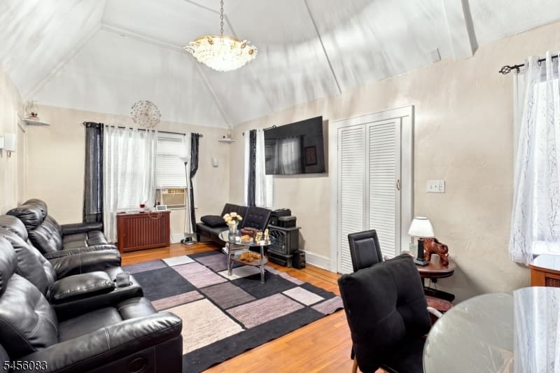 2088 Lentz Ave, Union Twp. photo 4