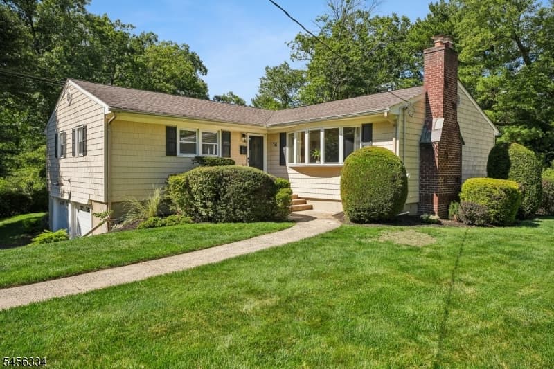 14 Burlington Rd, Berkeley Heights Twp. photo 2