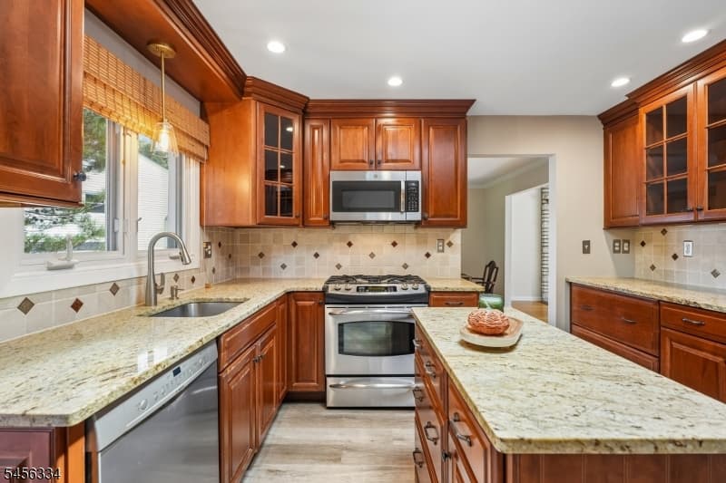 14 Burlington Rd, Berkeley Heights Twp. photo 4