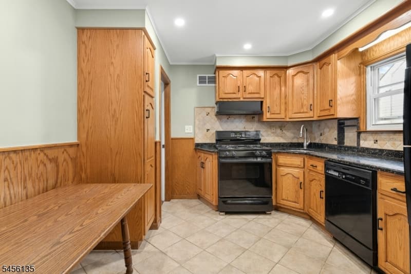 827 Pine St, Roselle Park Boro photo 8