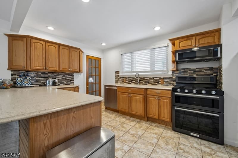 1027 Salem Ave, Hillside Twp. photo 11
