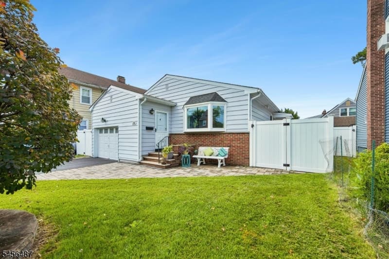 196 Galloping Hill Rd, Roselle Park Boro photo 3