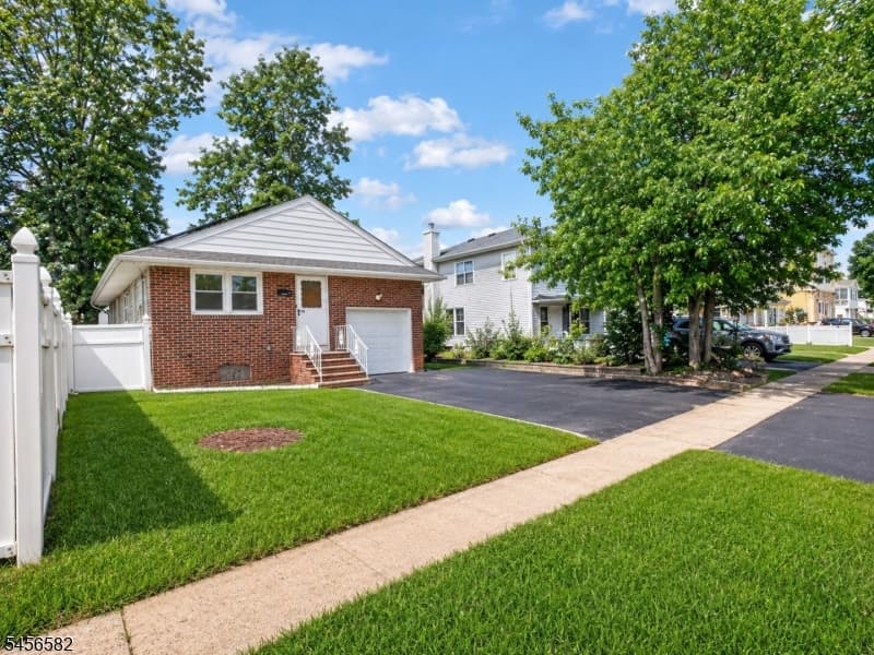 811 Hussa St, Linden City photo 3