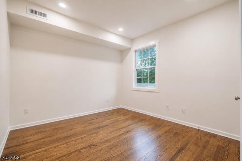 217 E Clay Ave, Roselle Park Boro photo 23