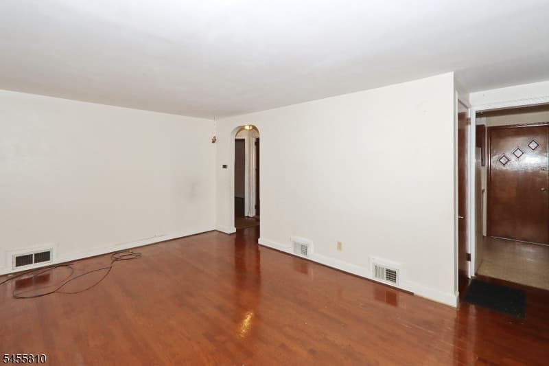 2623 N Wood Ave, Linden City photo 3