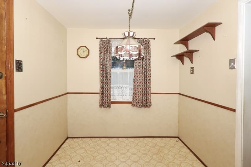 2623 N Wood Ave, Linden City photo 7