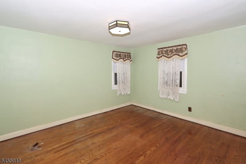 2623 N Wood Ave, Linden City photo 9