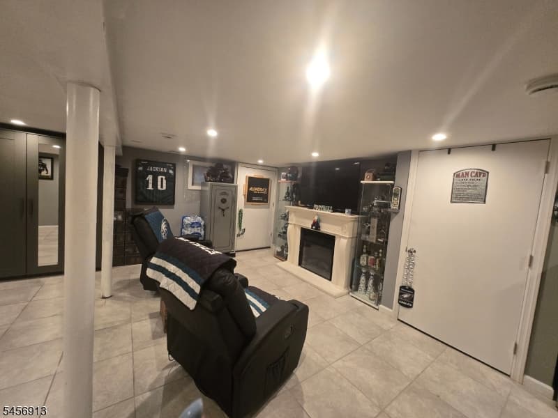 1029 Thomas Street, Hillside Twp. photo 15