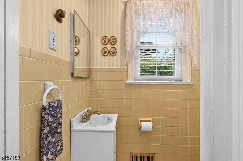 665 Fairfield Way, Union Twp. photo 11