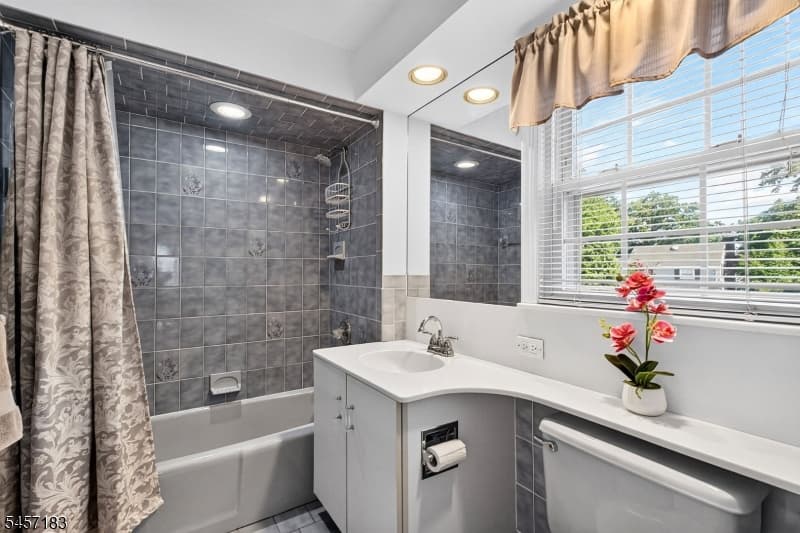 665 Fairfield Way, Union Twp. photo 19