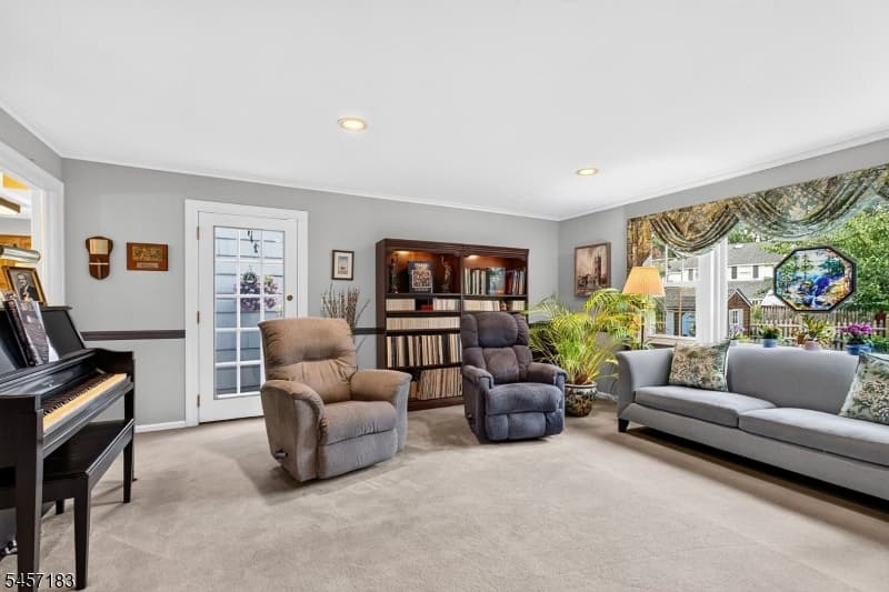 665 Fairfield Way, Union Twp. photo 9