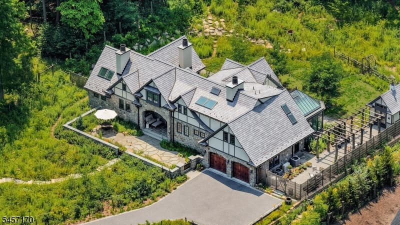 151 Wild Hedge Ln, Mountainside Boro photo 3