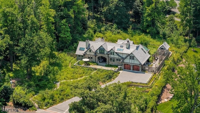 151 Wild Hedge Ln, Mountainside Boro photo 4