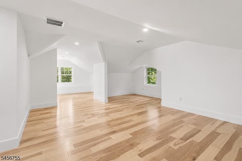 941 Lincoln Ave E, Cranford Twp. photo 41