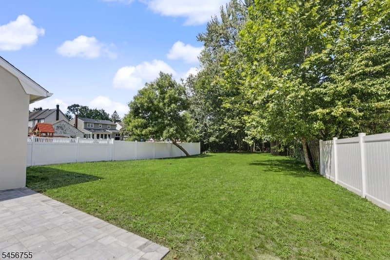 941 Lincoln Ave E, Cranford Twp. photo 48
