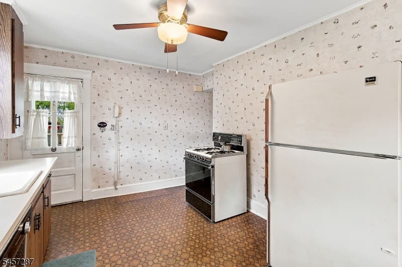 33 Pine St, Cranford Twp. photo 12