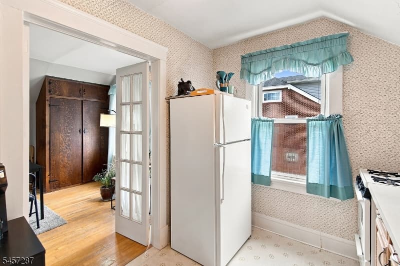 33 Pine St, Cranford Twp. photo 17