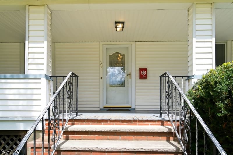 33 Pine St, Cranford Twp. photo 3