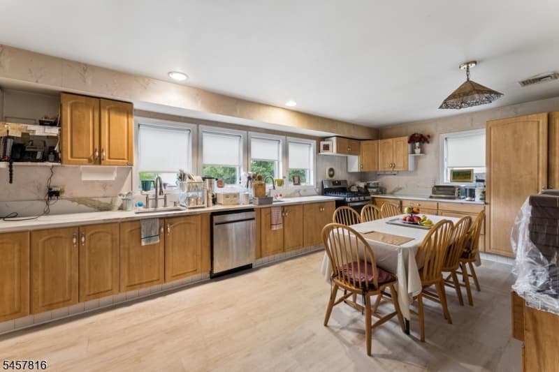 1415 N Wood Ave, Linden City photo 10