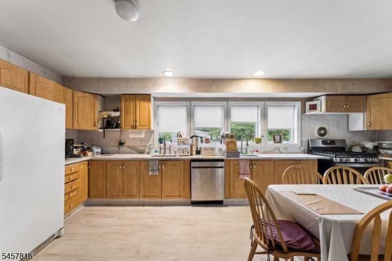 1415 N Wood Ave, Linden City photo 12