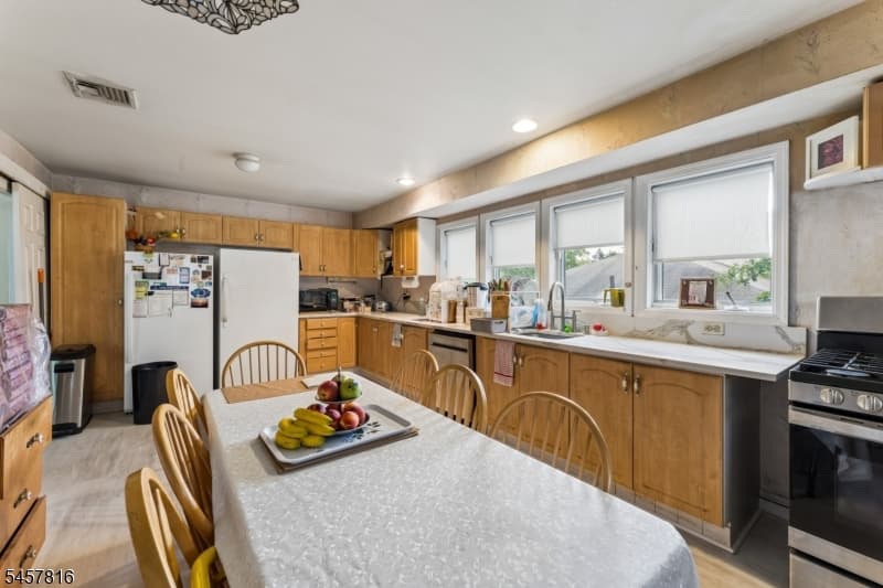 1415 N Wood Ave, Linden City photo 9
