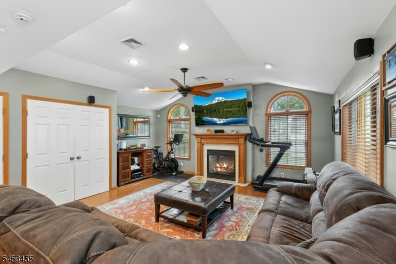 299 Stoughton Ave, Cranford Twp. photo 15