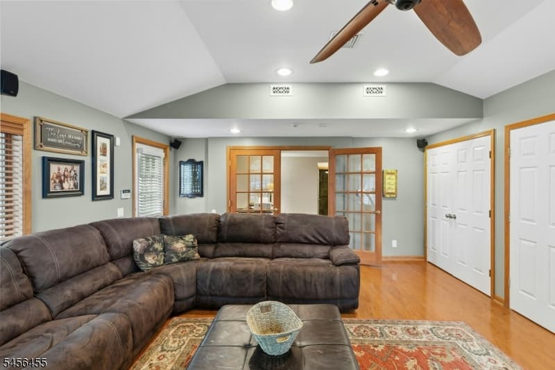 299 Stoughton Ave, Cranford Twp. photo 16