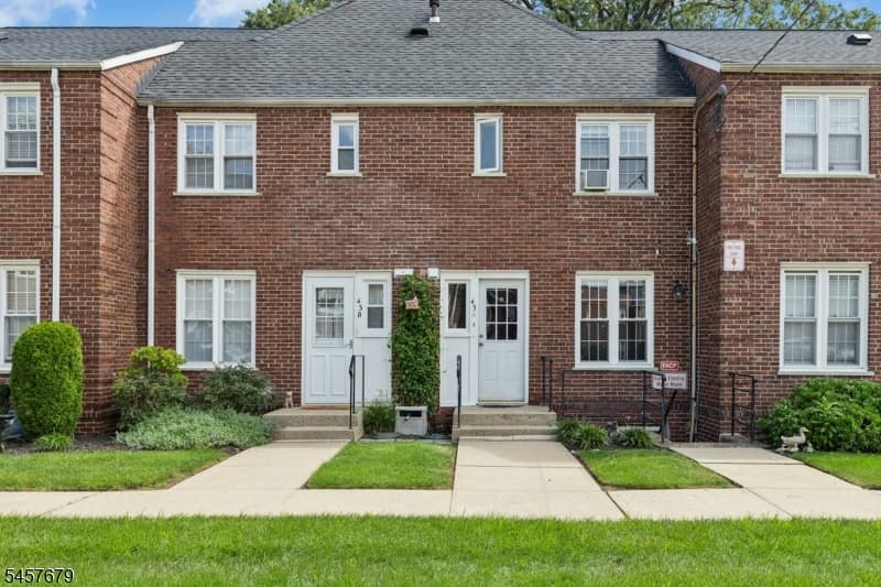 43 A Parkway Village, Cranford Twp. photo 3