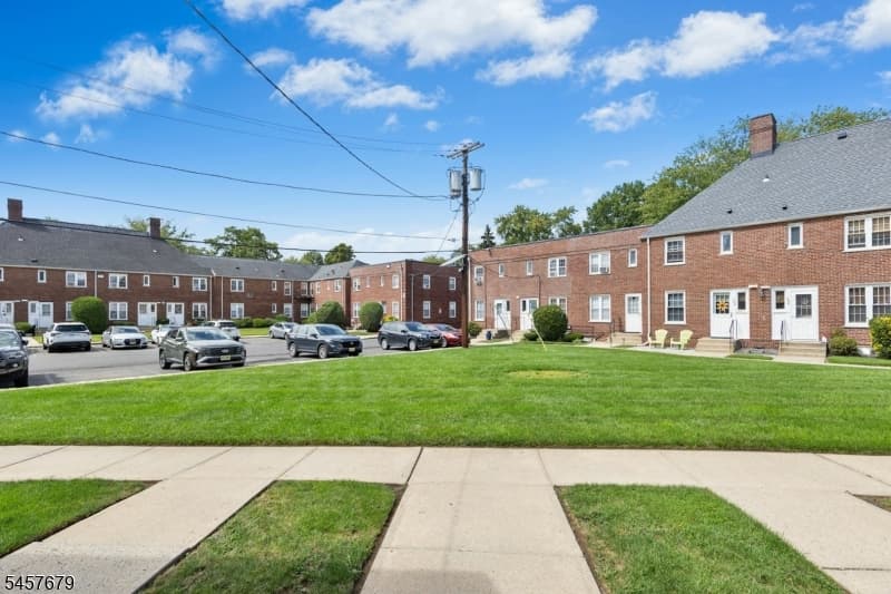 43 A Parkway Village, Cranford Twp. photo 4