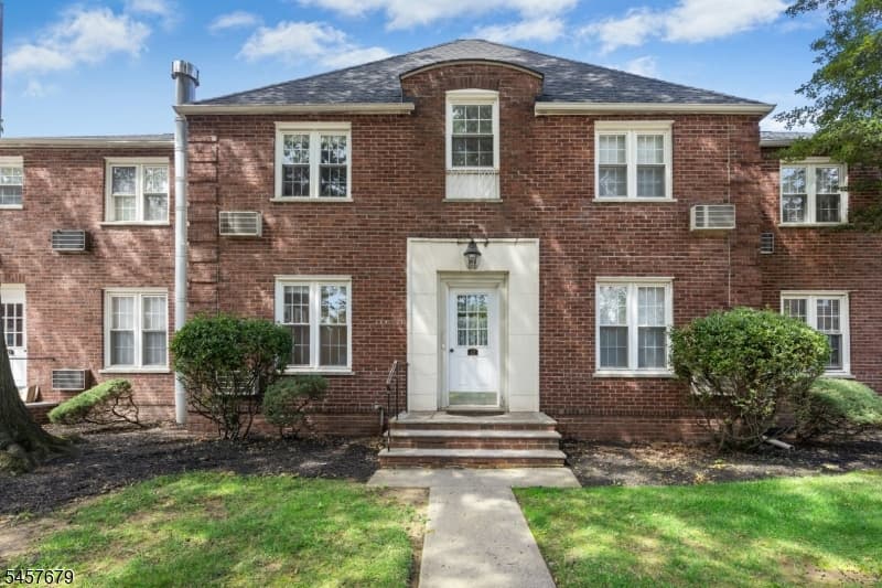 43 A Parkway Village, Cranford Twp. photo 5