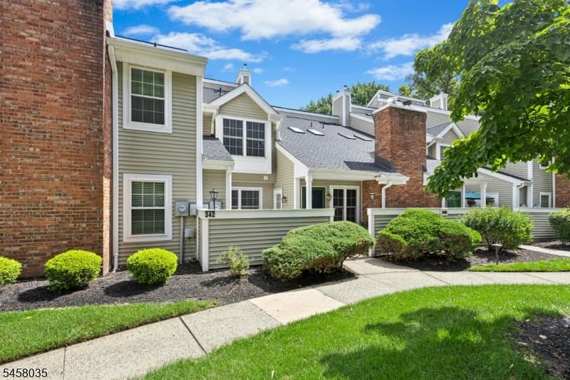 342 Greenbriar-6, Union Township