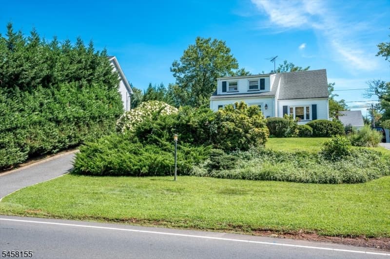 97 Union County Pkwy, Clark Twp.