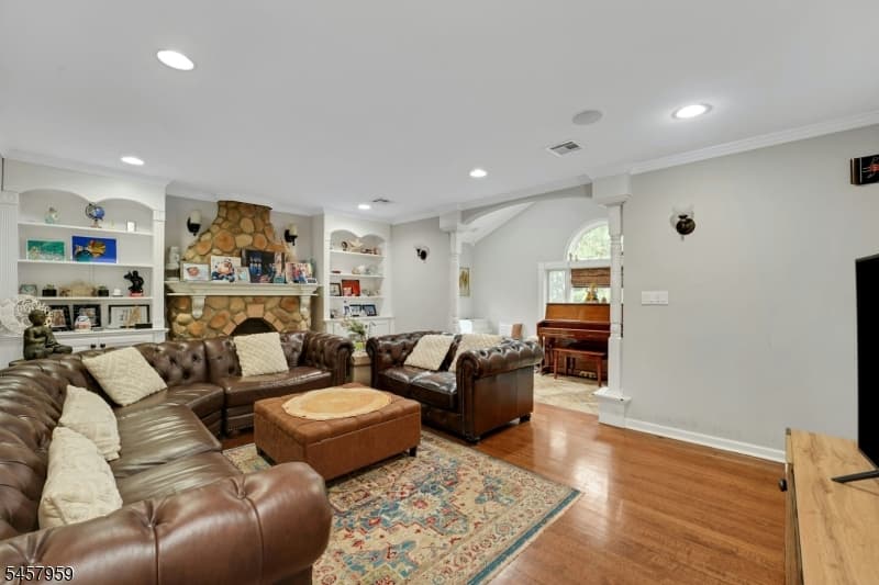 2319 Colonial Dr, Rahway City photo 11
