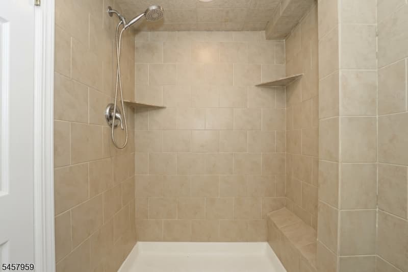 2319 Colonial Dr, Rahway City photo 23