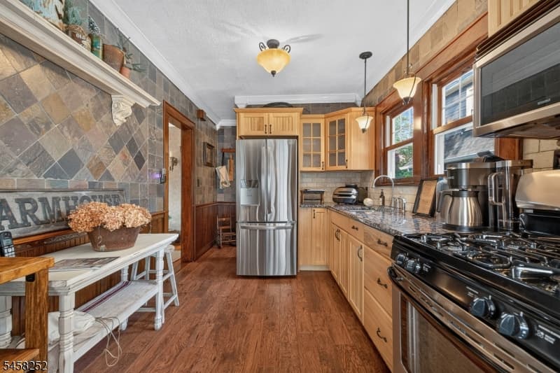 544 W Meadow Ave, Rahway City photo 16