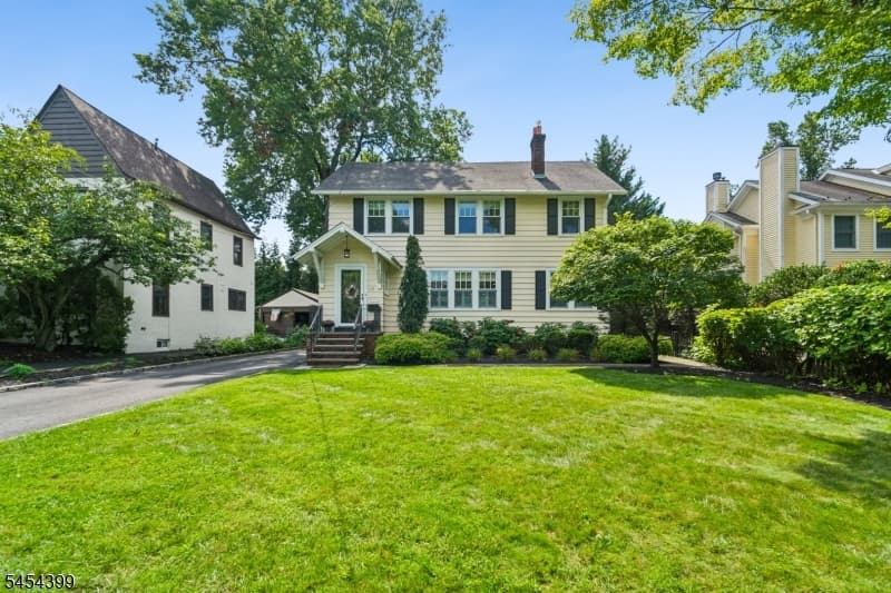 24 Beekman Ter, Summit City