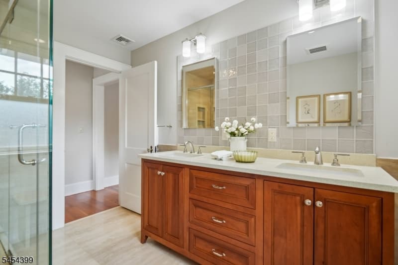 24 Beekman Ter, Summit City photo 35