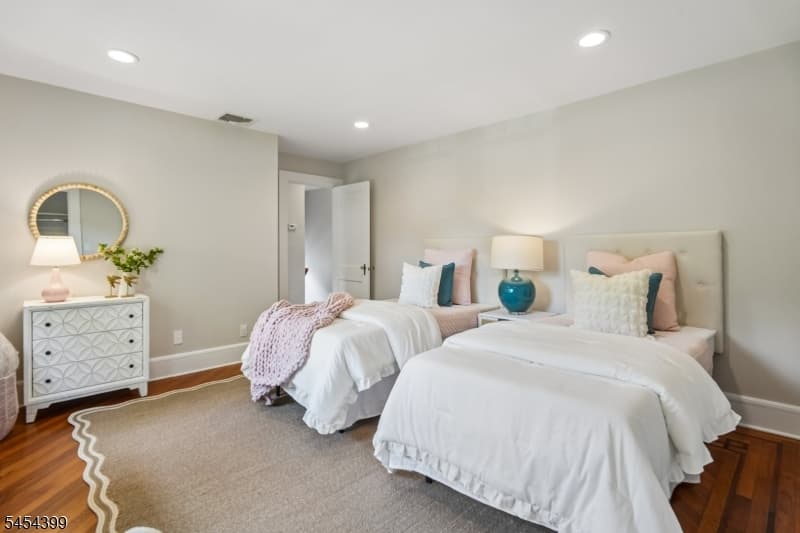 24 Beekman Ter, Summit City photo 37