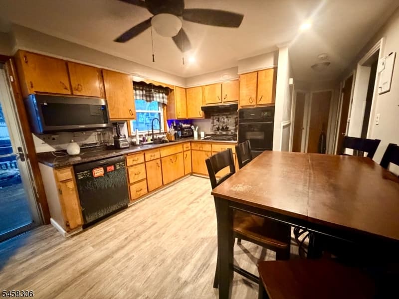 809 Rodgers Ct, Rahway City photo 4