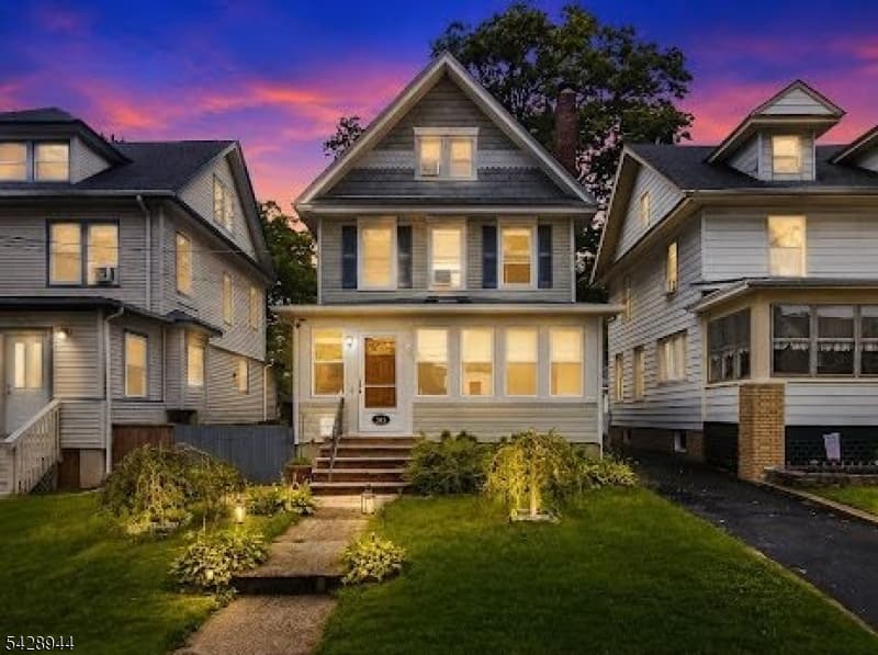 345 E Clay Ave, Roselle Park Boro