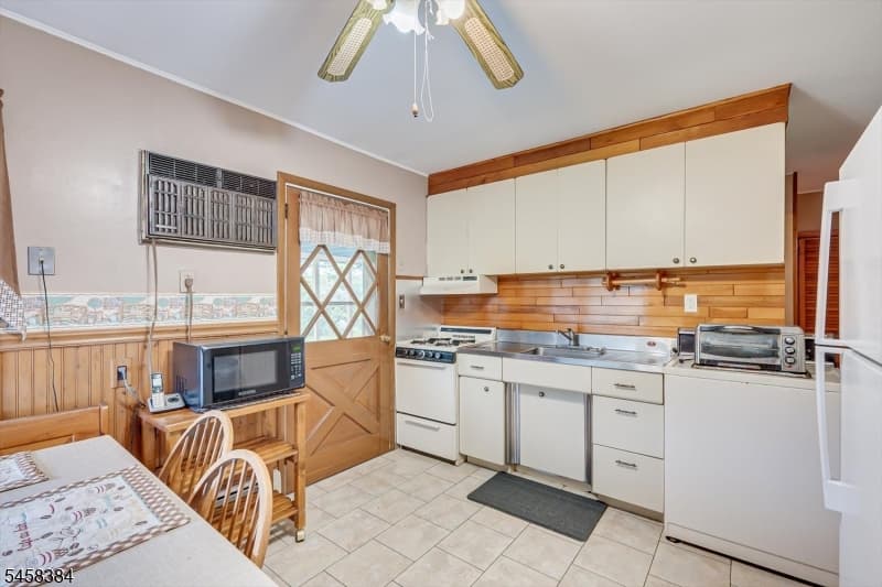 1041 Richard Blvd, Rahway City photo 9