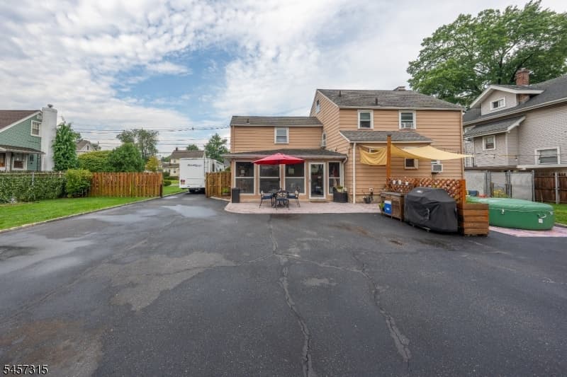 719 Locust St, Roselle Park Boro photo 3