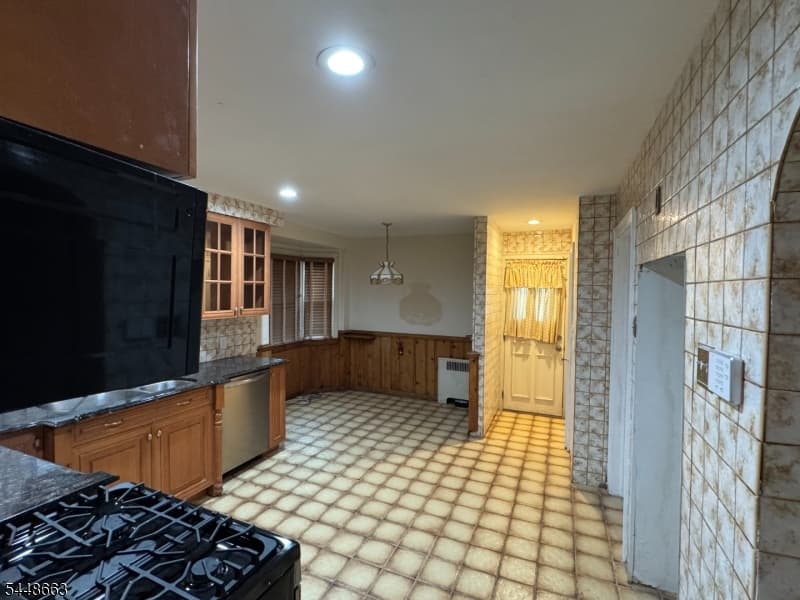 1453 Orchard Ter, Hillside Twp. photo 10