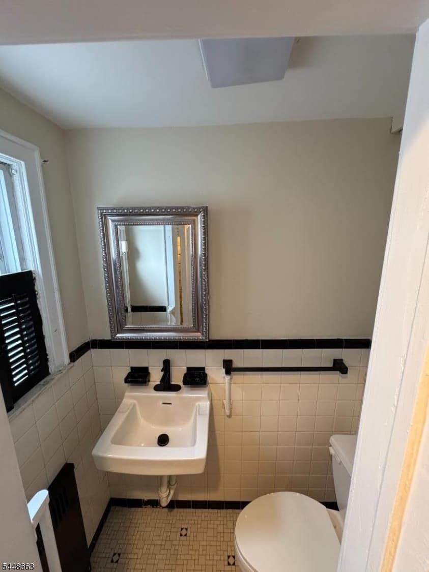 1453 Orchard Ter, Hillside Twp. photo 11